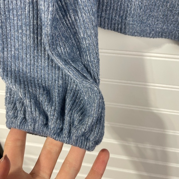 GAP Light Blue Long Sleeve Small Women’s - Picture 3 of 6